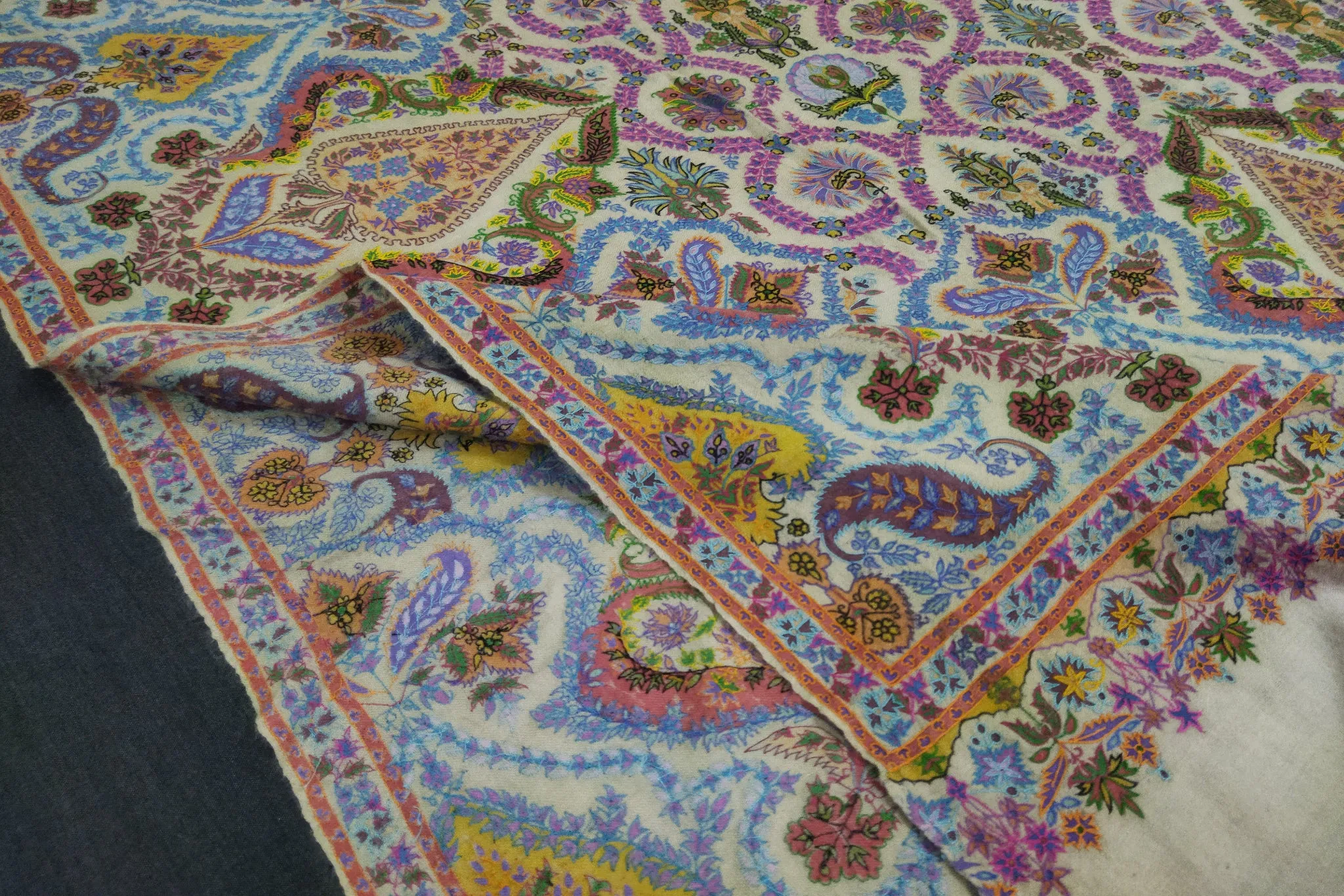 Pashmina kalamkari hand Embroidered shawl gulabkar beige 45x90 inch